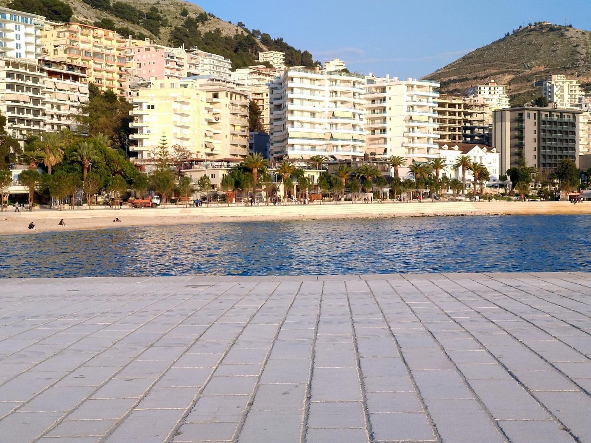 Amazing Sea City View Apartment Saranda Dış mekan fotoğraf